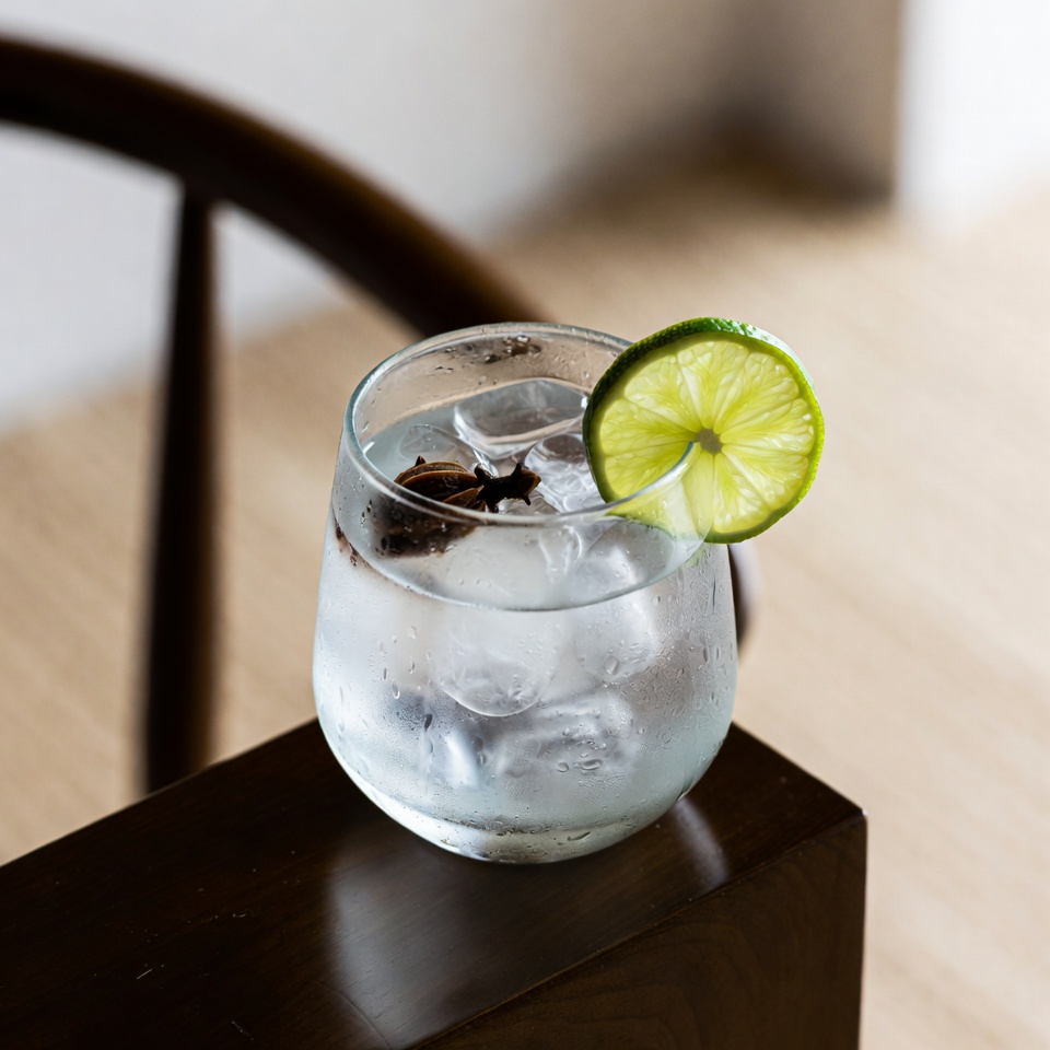 Discover How to Prepare This Refreshing Clove and Lime Drink as Part of Your Morning Wellness Habits