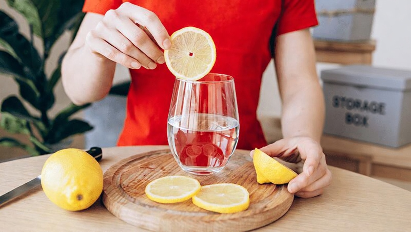 Is Daily Lemon Water a Hidden Risk for Seniors and Kidney Health? What You Need to Know