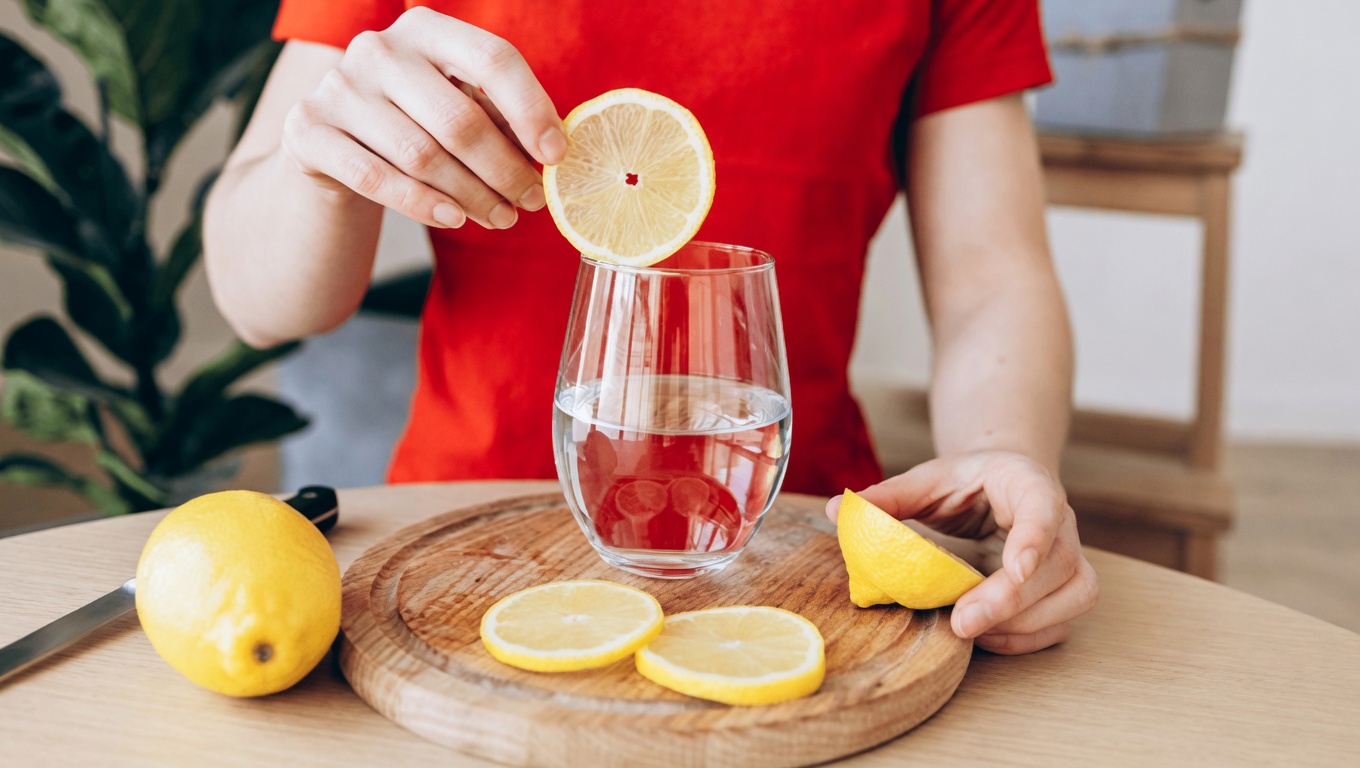 Is Daily Lemon Water a Hidden Risk for Seniors and Kidney Health? What You Need to Know