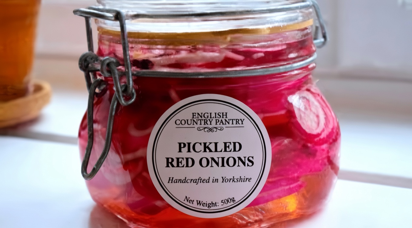 Soaking Red Onions Overnight in Water: Why This Traditional Habit Is Gaining Attention for Men’s Wellness