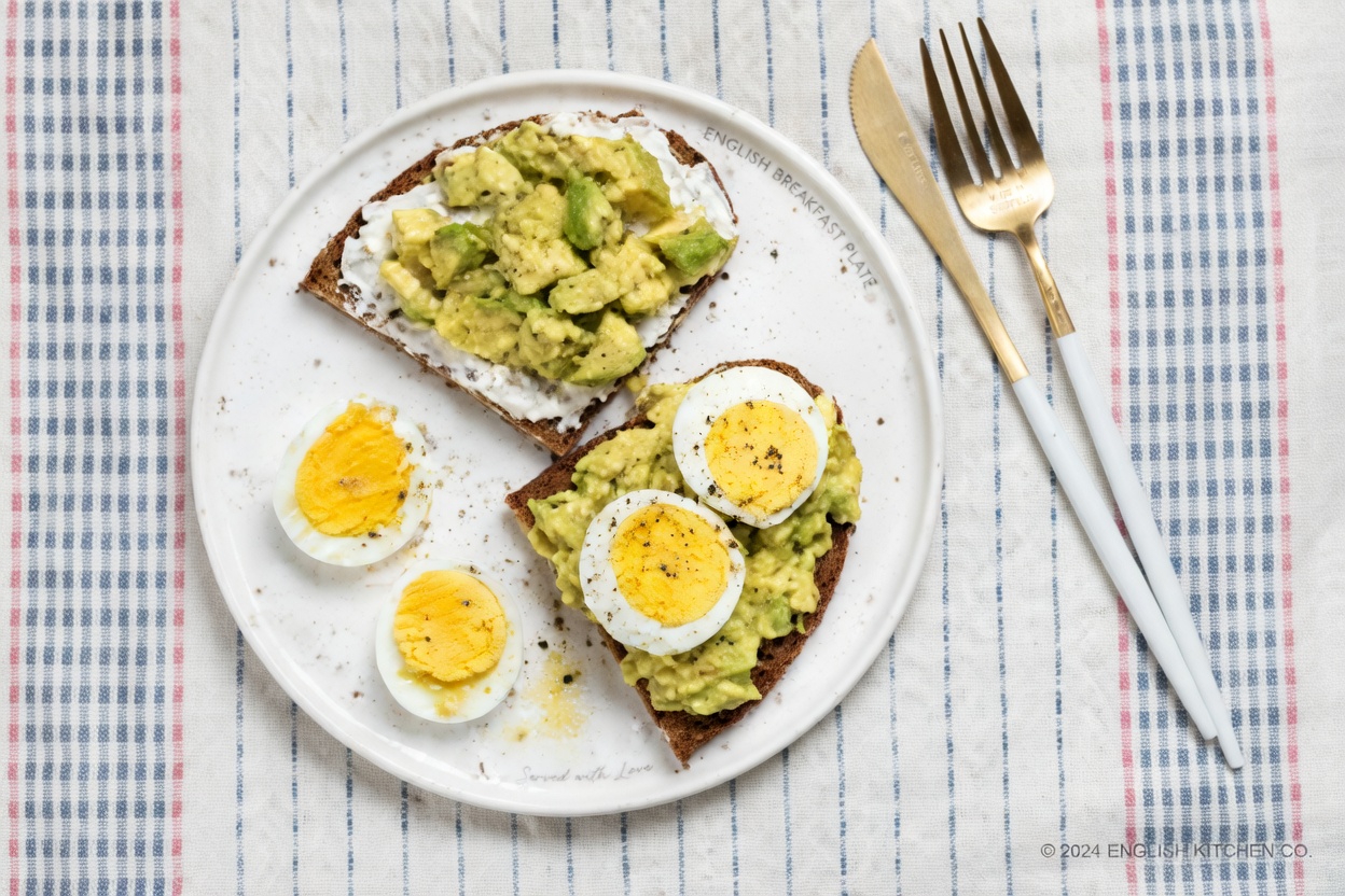 Seniors, Please Read This Before Your Next Egg: 3 Common Pairings That Quietly Block the Benefits (and What to Eat Instead)