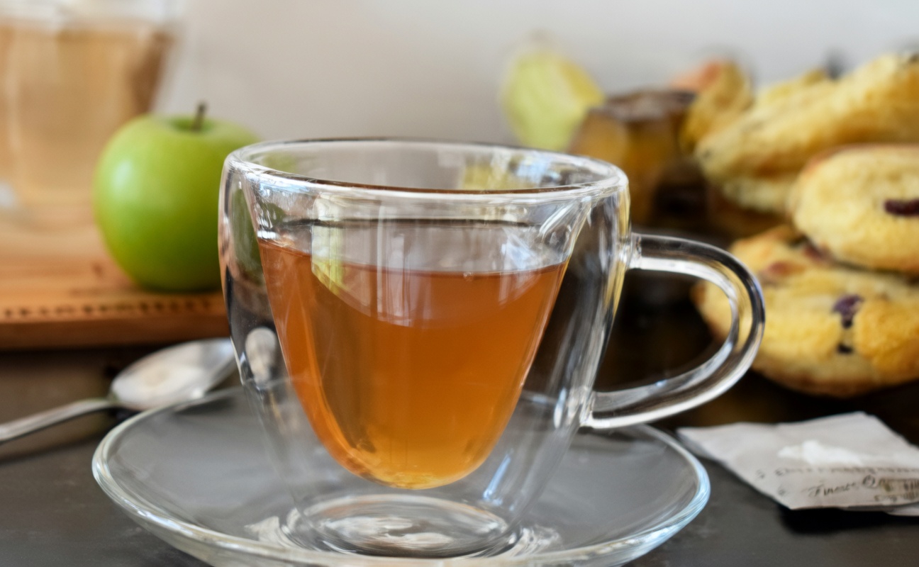 Natural Healing at 60: The Banana Peel, Poleo & Turmeric Drink That Changed My Life