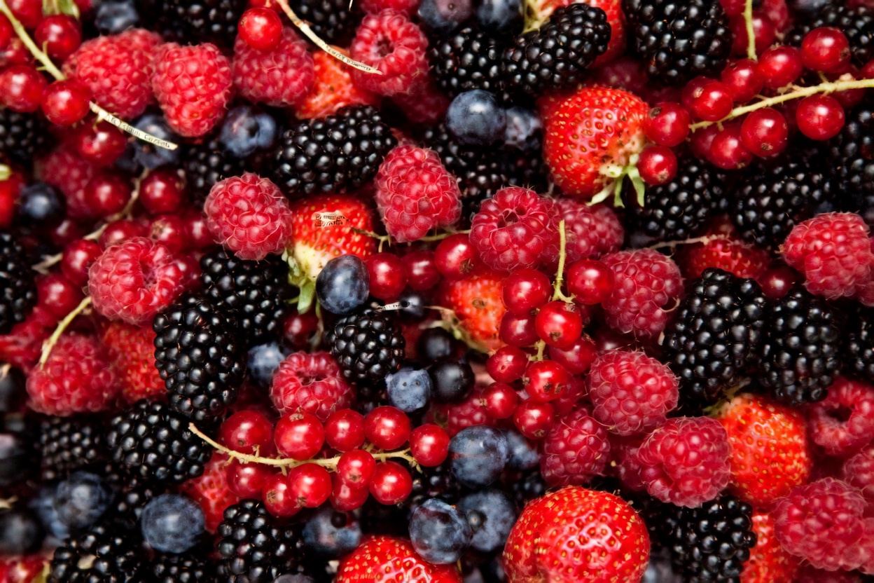 GOODBYE Swelling! 8 Collagen-Rich Foods You MUST Eat for Your LEGS and JOINTS | Senior Health Tips