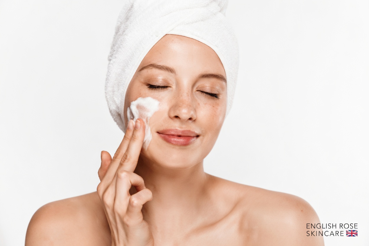 Seniors: Glow Brighter in Minutes – A Simple Facial Massage Remedy