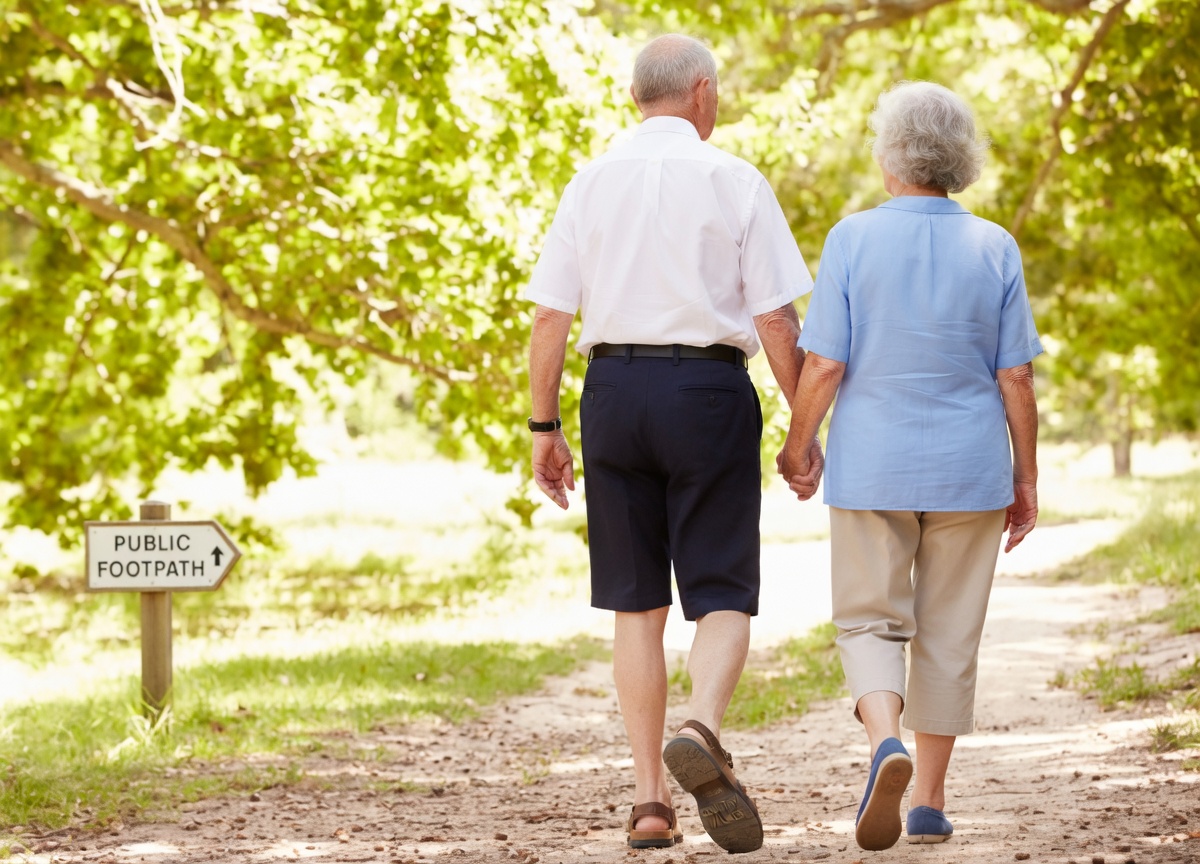 For Seniors: Eat This Before Bed to Help Boost Blood Flow and Improve Circulation in Your Legs and Feet (Up to 24 Hours)