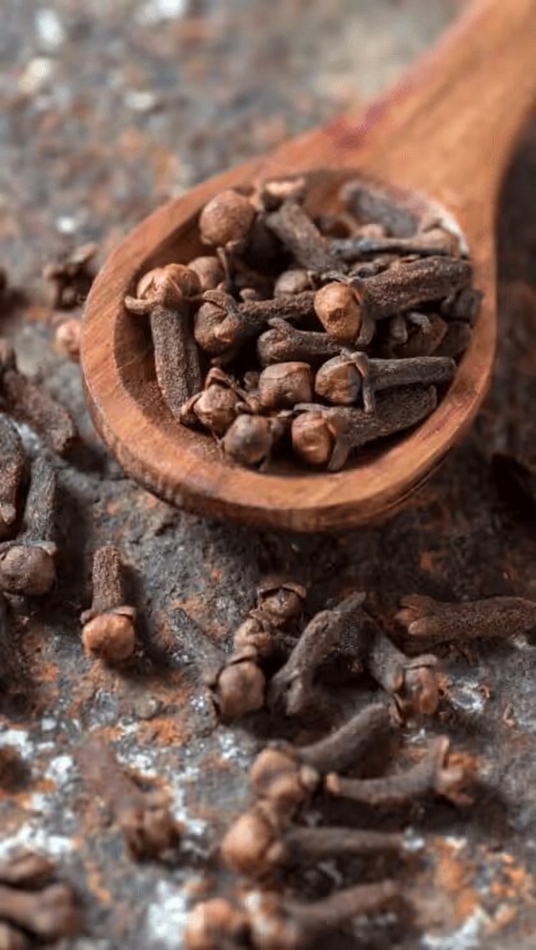 What Happens If You Eat 2 Cloves a Day for 7 Days: Insights on How Cloves May Support Wellness for Adults Over 50