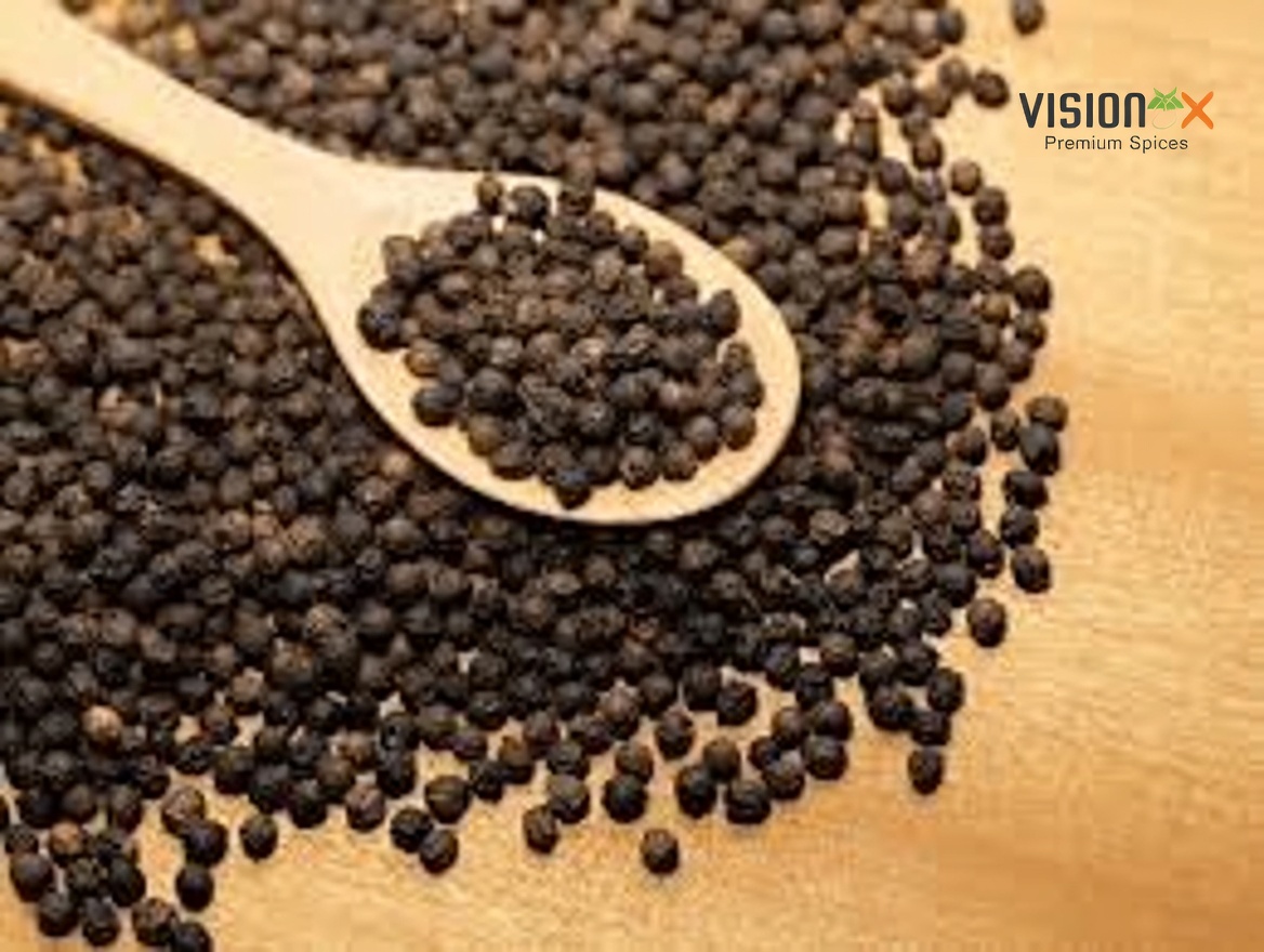 9 POWERFUL Health Benefits of Chewing Black Pepper Before Bed (90% People Don’t Know This)