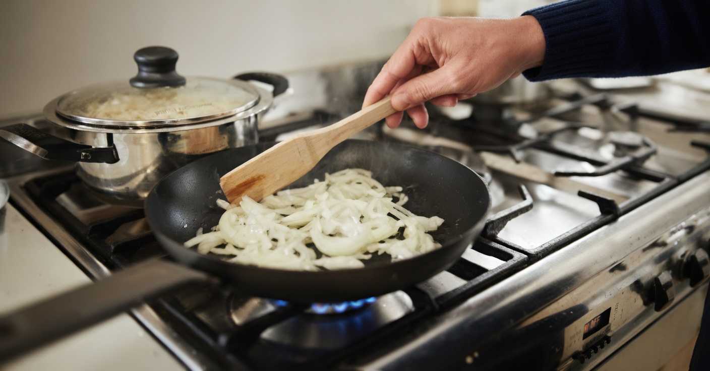 14 Ingenious Ways Onions Can Improve Your Health at Home