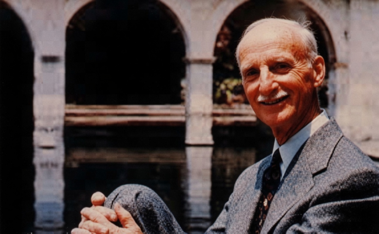 Seniors: Eat These 7 Foods Every Day and You Could Live to 100 – The Longevity Secrets of Dr. Norman Walker