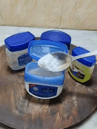 Vaseline and Cornstarch: The Surprising Beauty Hack Everyone Is Talking About!