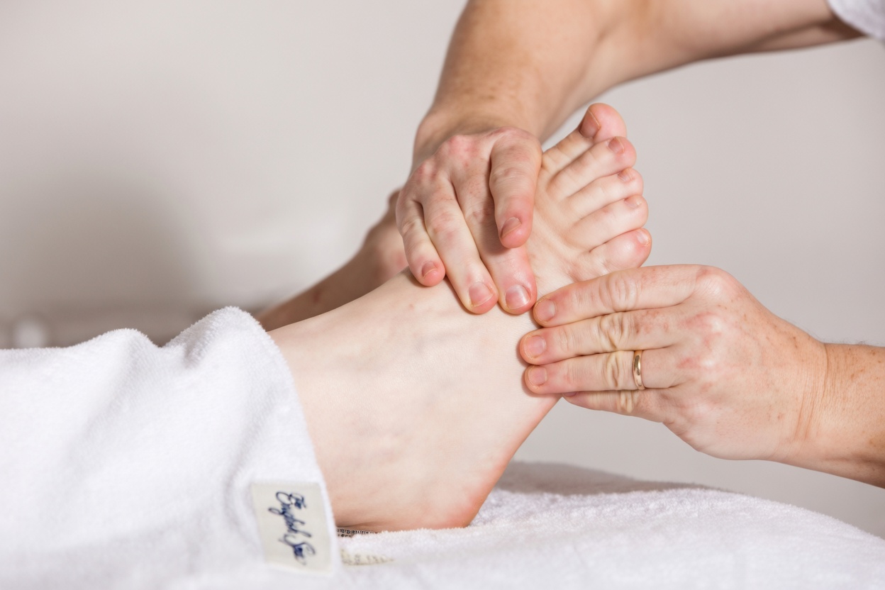 SENIORS, Eat THIS Before Bed to Increase Blood Flow and Circulation in Your Legs and Feet Within 24 Hours of Receiving My Recipes