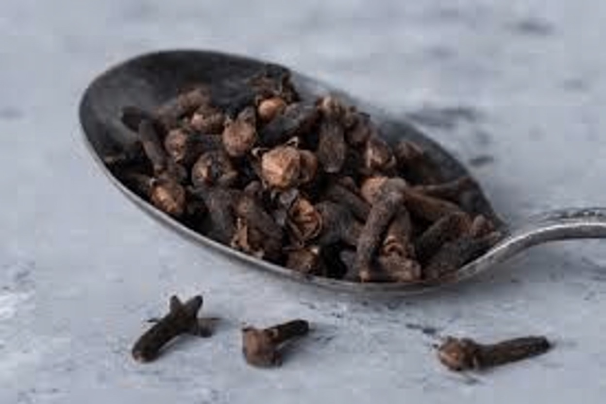 12 Surprising Health Benefits of Cloves for the Human Body