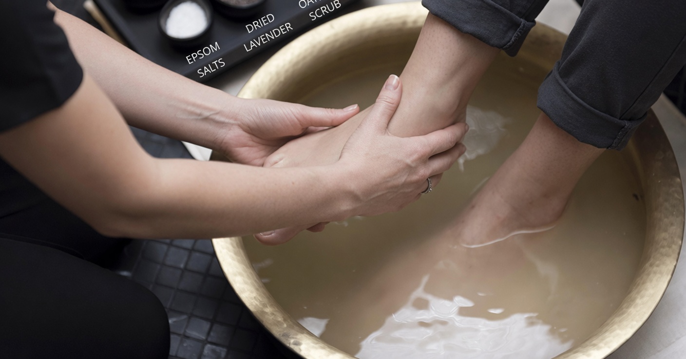 Say Goodbye to Foot Cramps, Tingling, Pain, and Swelling: The Simple Evening Foot Soak That May Bring Relief