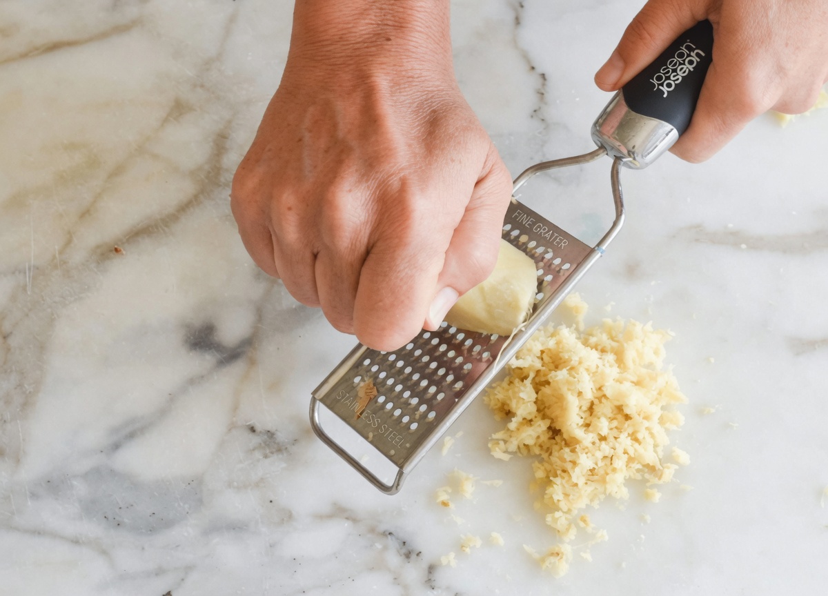 Use This Twice a Week and Watch for Potentially Faster Hair Growth – The Power of Ginger for Scalp Health and Fuller Strands