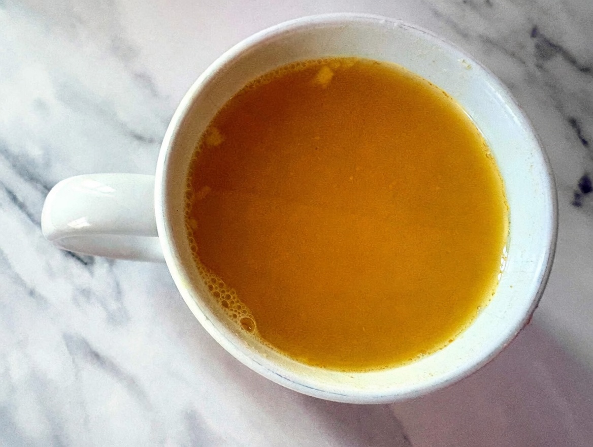 Warm Your Body with Ginger, Lime, Garlic, Turmeric, Cloves & Vanilla Tonic (A Cozy Boost for Chilly Days)