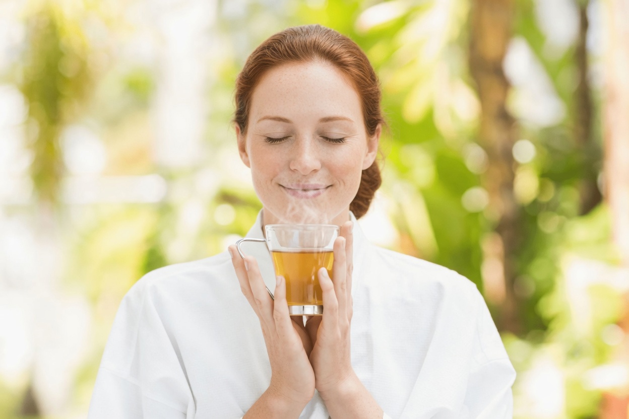 Ginger, Bay Leaves, and Hibiscus: A Refreshing Herbal Drink for Everyday Wellness – The Daily Ritual That Soothes Digestion, Calms Inflammation & Boosts Vitality