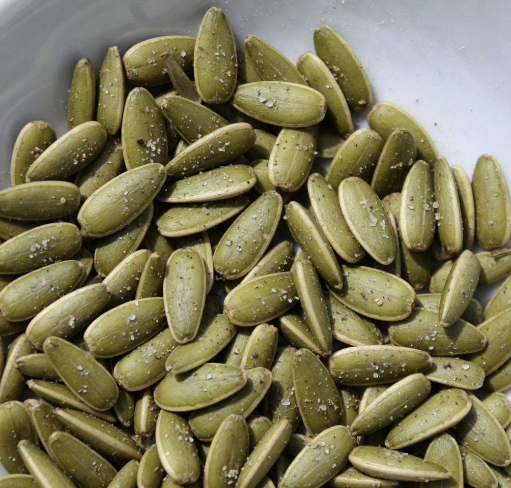 Seniors: Could 3 Tiny Seeds and Guava Support Your Eye Health Naturally?