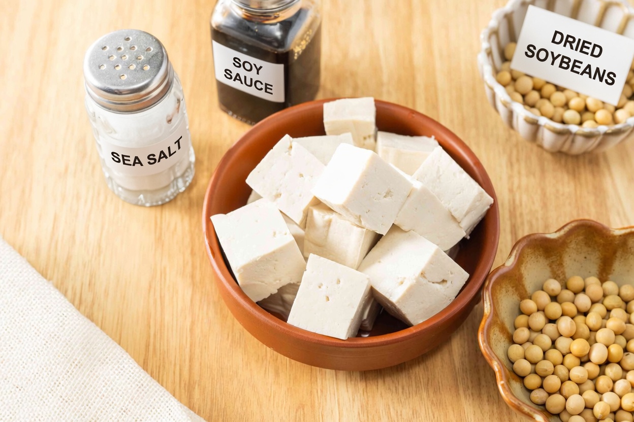 Warning for Adults Over 60: Are These Everyday Foods Quietly Disrupting Thyroid Balance?