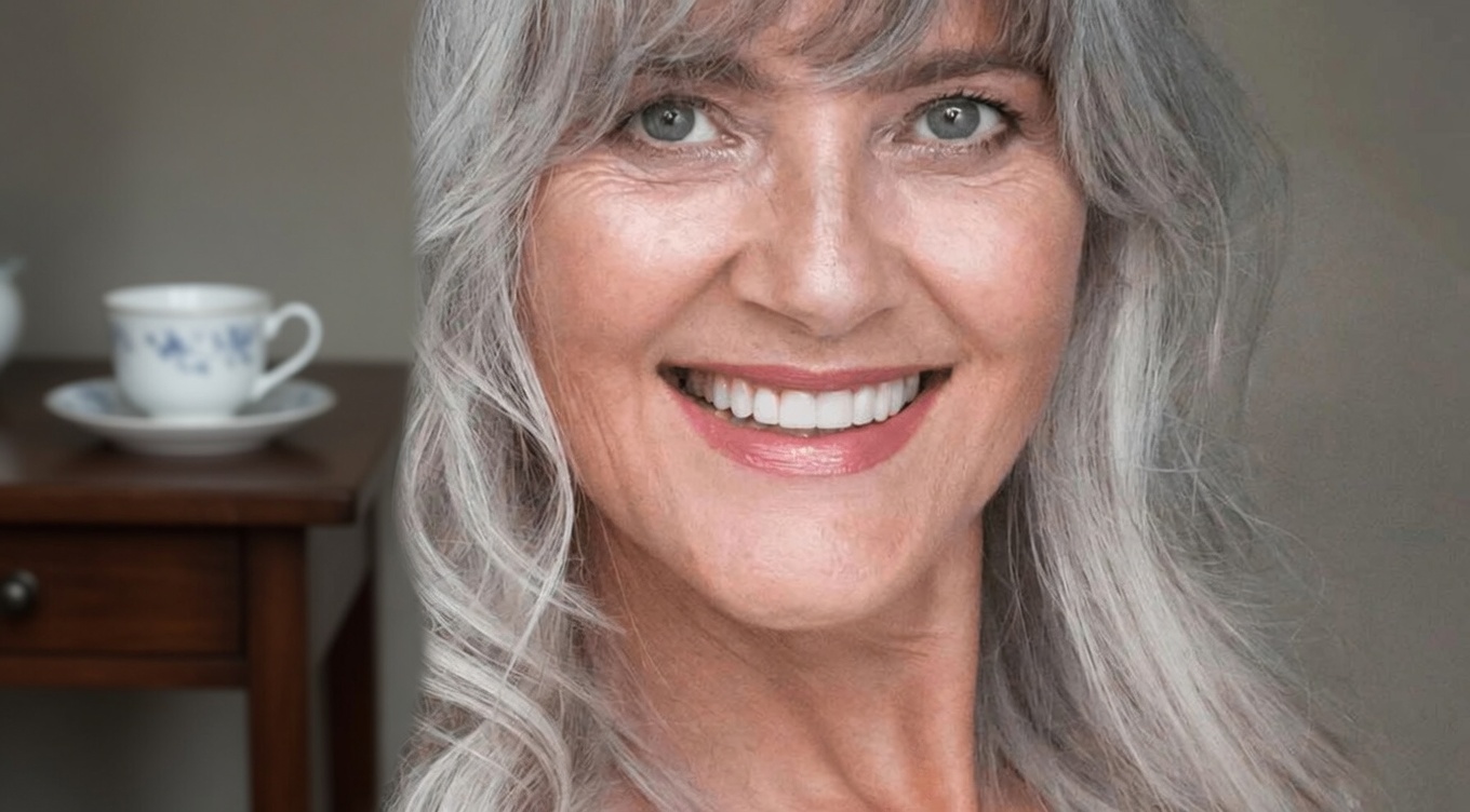 Seniors: Glow Brighter in Minutes – A Simple Facial Massage Remedy