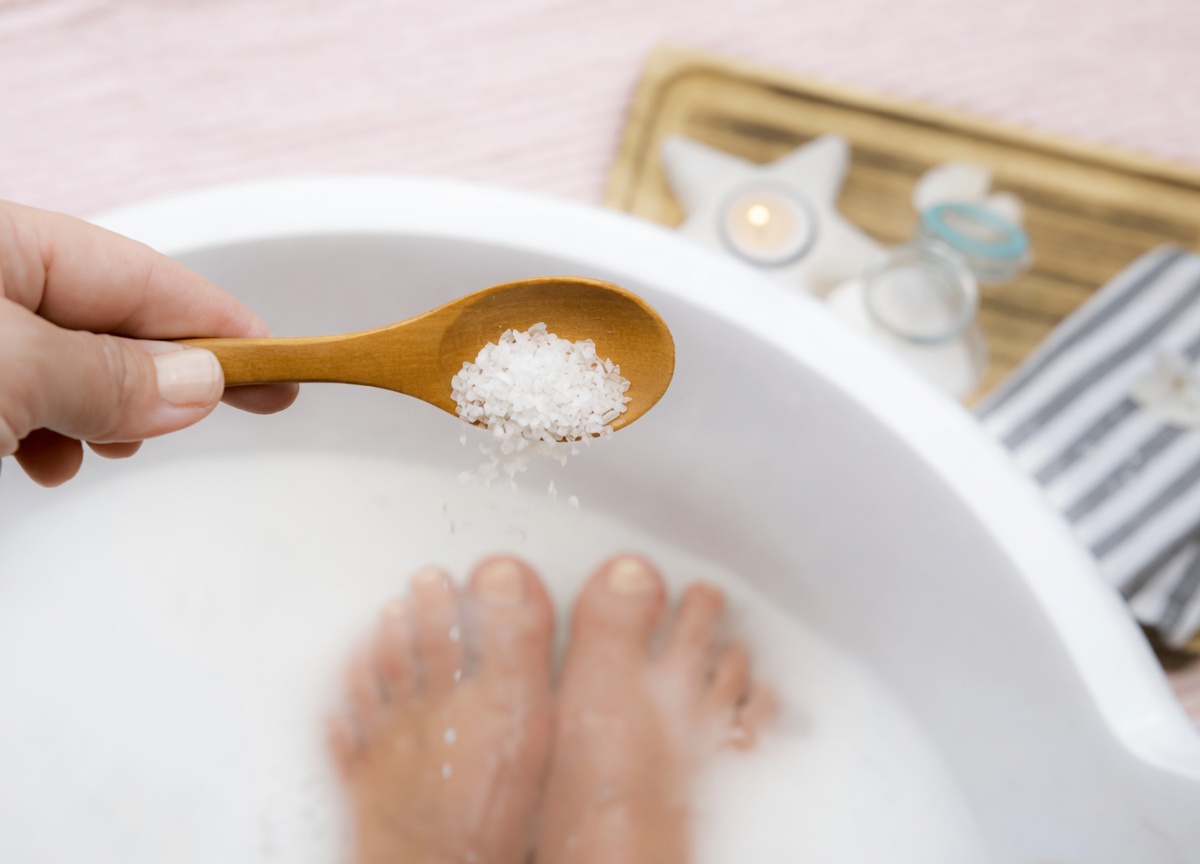 Exploring Safe Baking Soda Uses for Seniors Over 60: Everyday Tips and Insights