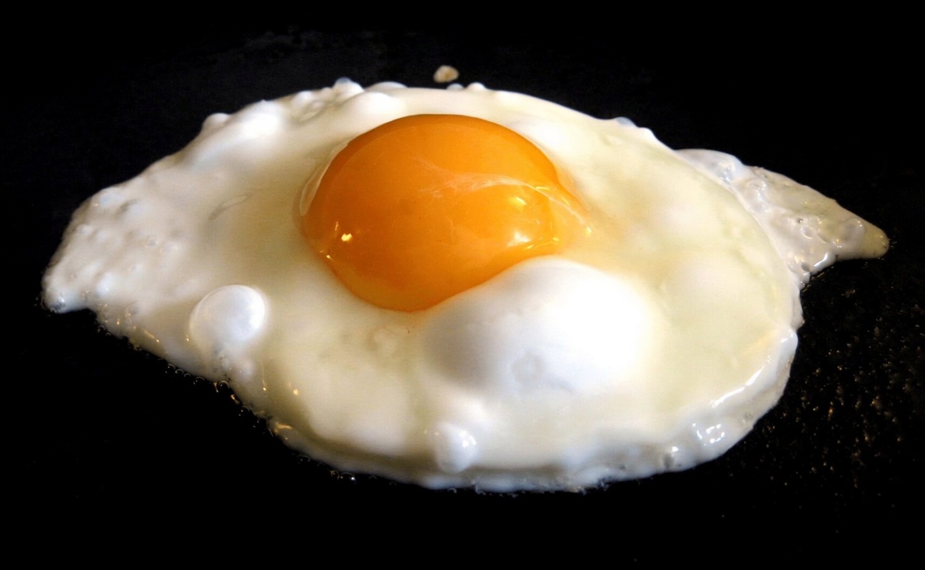 Seniors Over 60: Discover Why Avoiding These 3 Common Foods with Eggs Can Support Better Nutrient Absorption