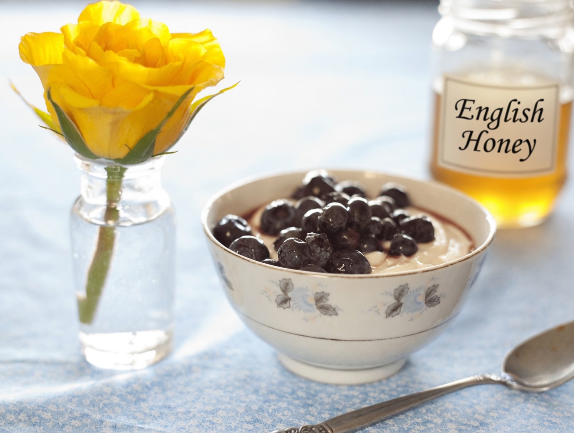 Seniors: 3 Foods That May Interfere with Blueberry Benefits and Smarter Pairings to Try