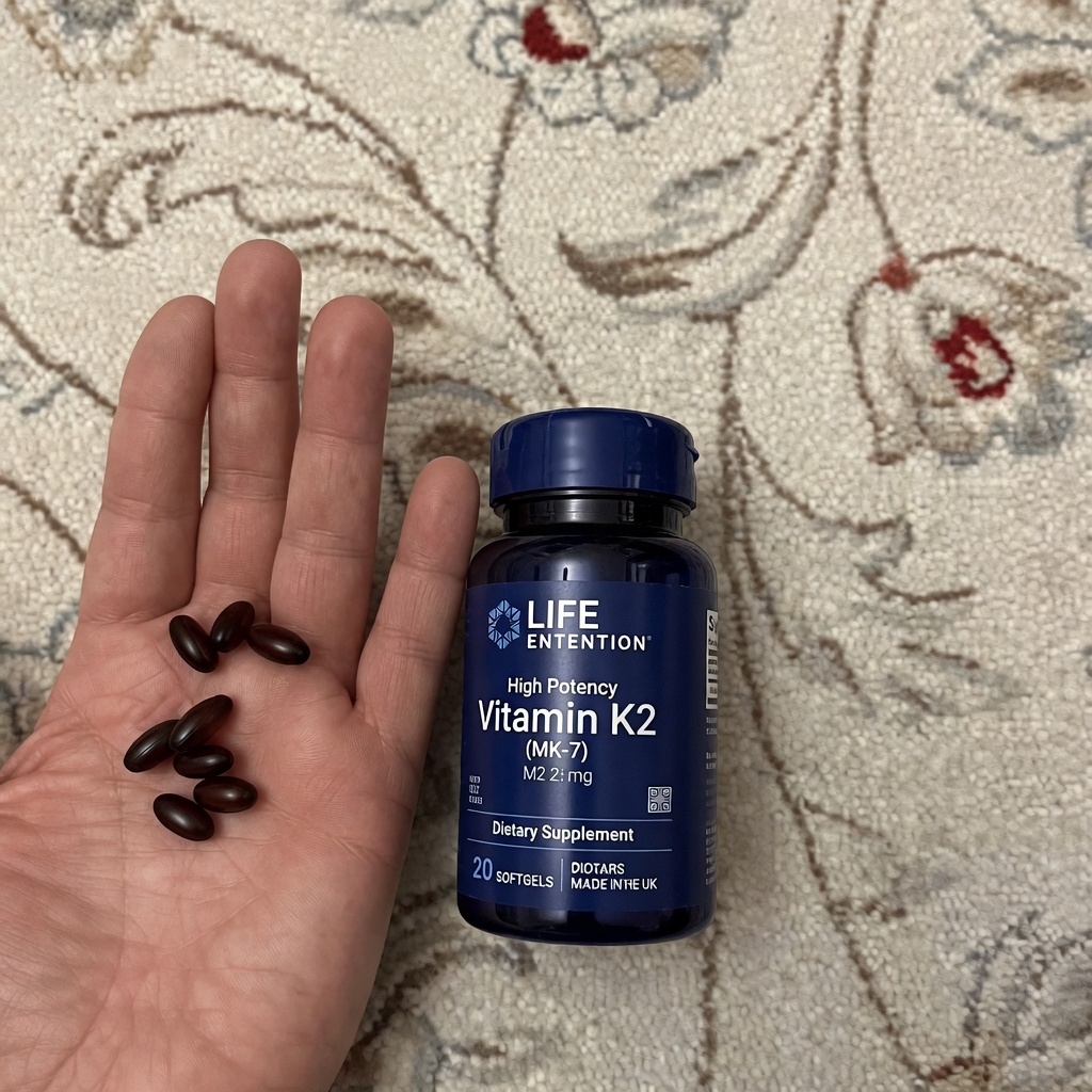 3 Simple Bedtime Vitamins That May Help Support Leg Strength and Mobility After Age 60