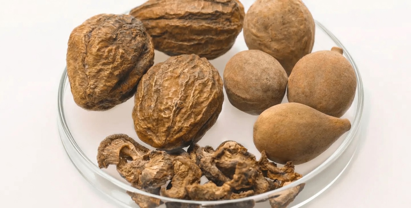 People Over 60 Are Taking This Spoonful Before Bed for Clearer Vision