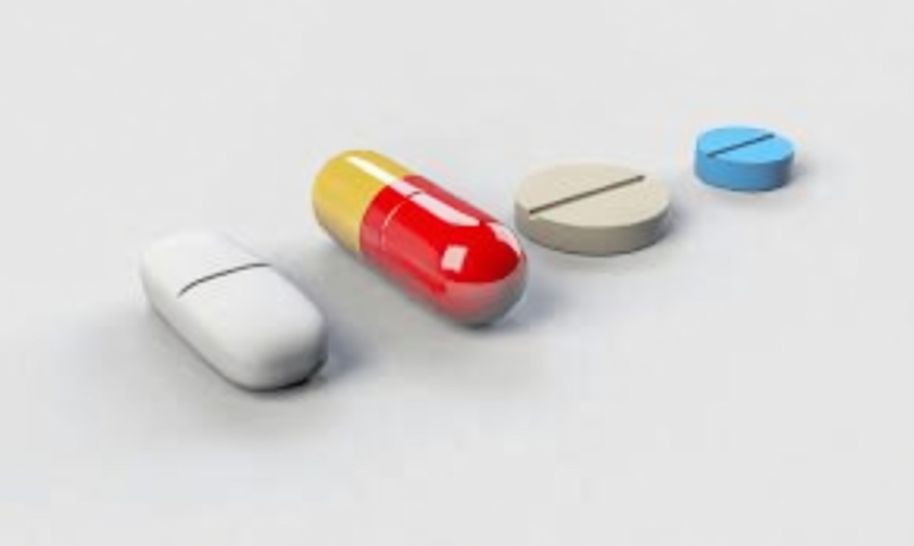 What Older Adults Should Know About This Pill and Potential Heart Health Considerations in Daily Use