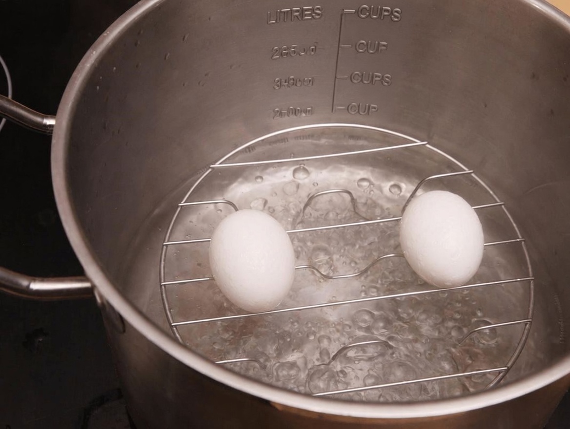Don’t Boil Eggs Directly in Water — Here’s How Five-Star Hotels Cook Their Eggs!