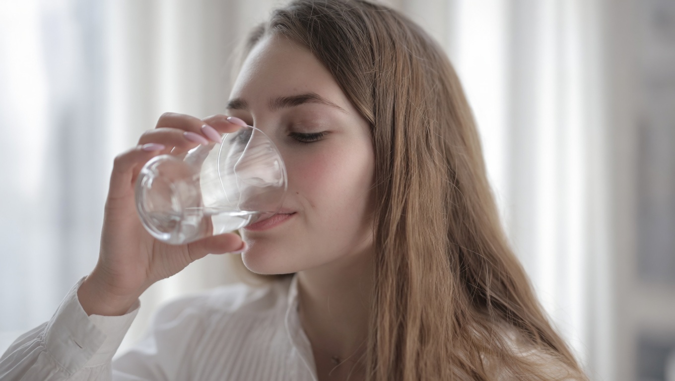 5 Common Mistakes You're Making When Drinking Water That Could Quietly Affect Your Hydration