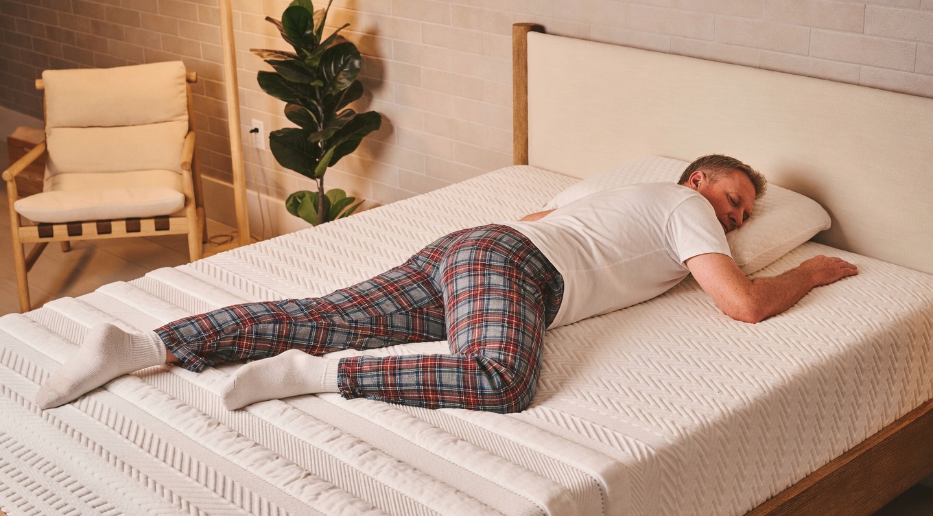 Seniors: 4 Worst Sleeping Positions to Avoid After 70 and 4 Better Ones to Try Instead