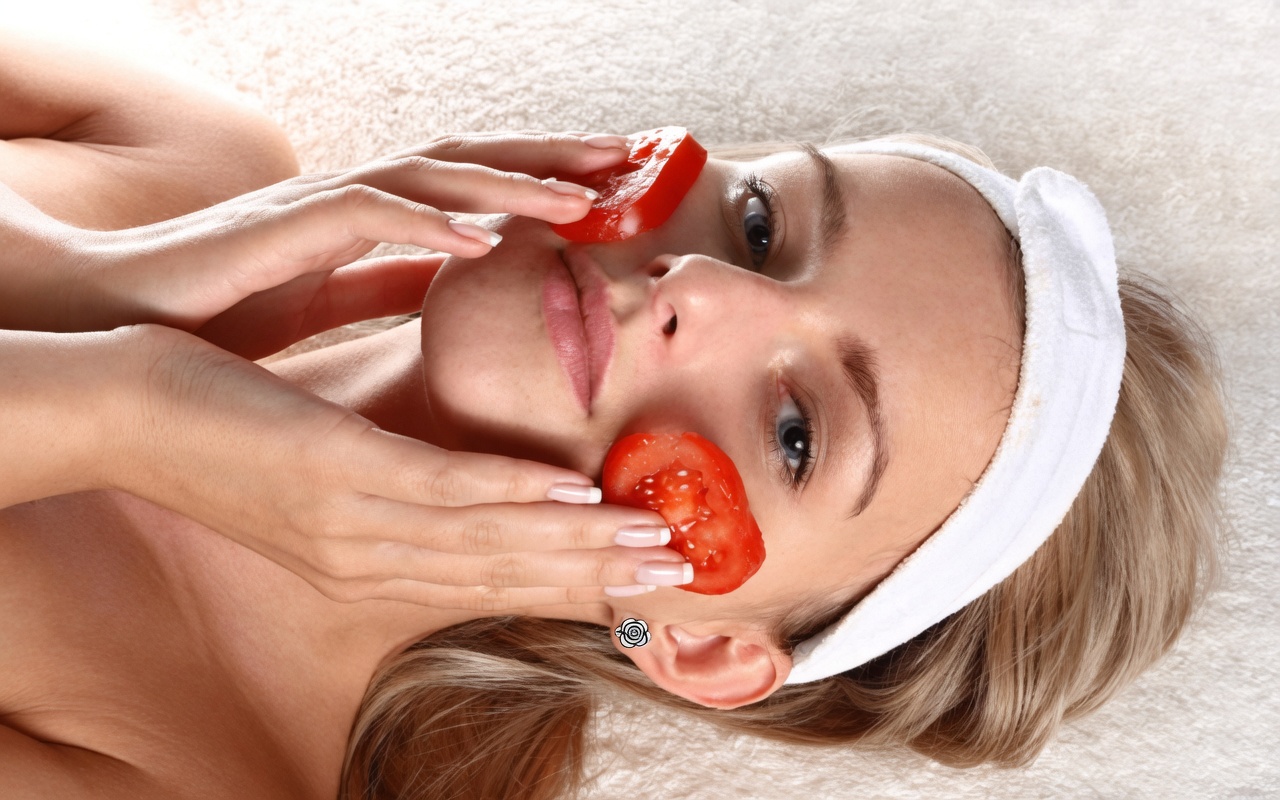 Exploring Rubbing Tomato on Your Face for 10 Days: Potential Skin Benefits and How to Try It