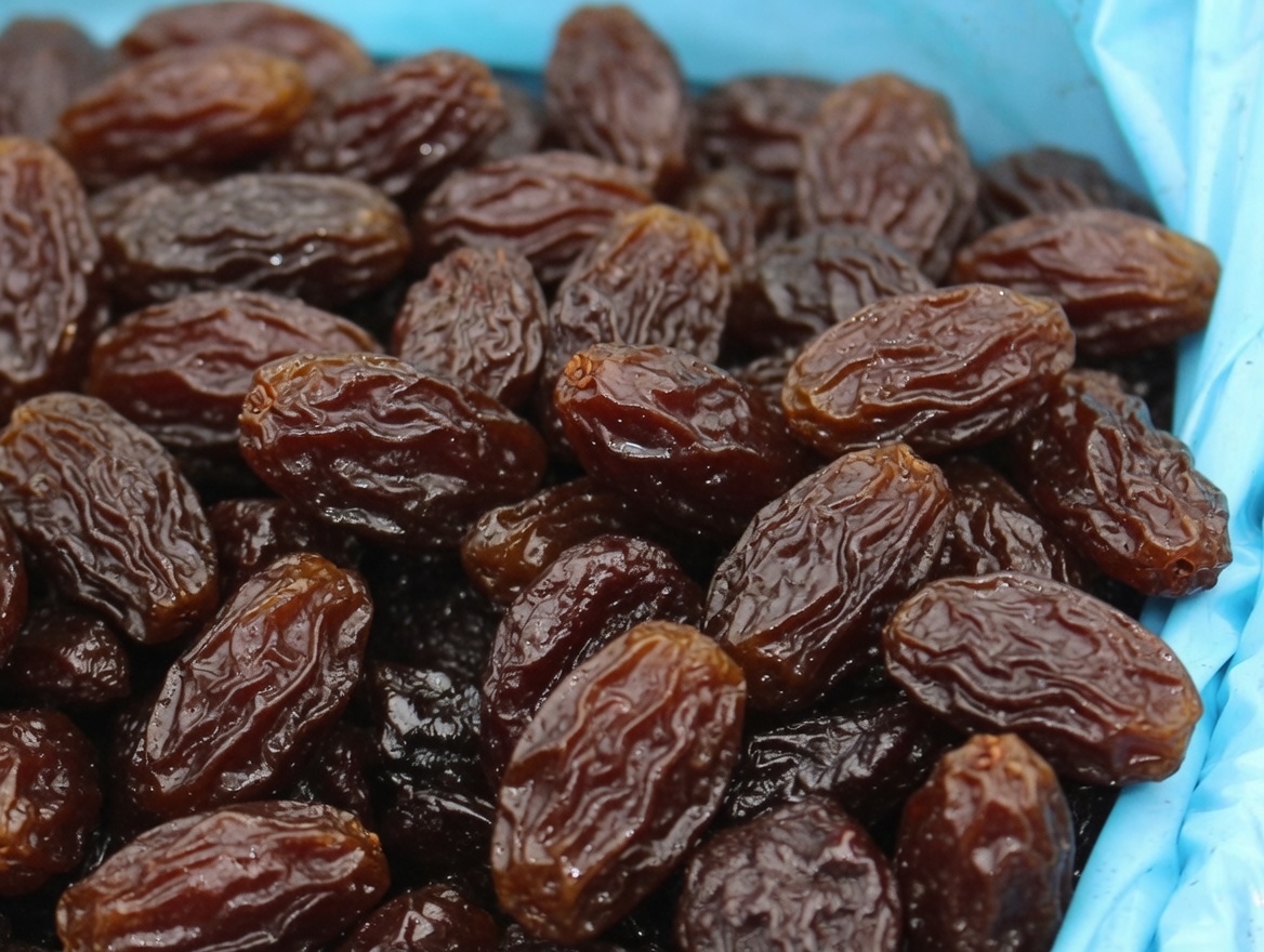 Could This Simple Nighttime Drink Support Your Digestive Comfort? Discover the Prune, Flax, and Raisin Blend
