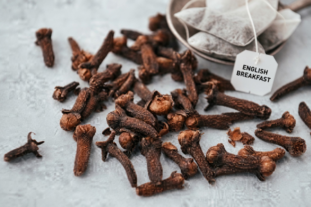 Every Woman Should Know How Cloves Can Support Your Daily Wellness Routine – A Simple Foot Soak Guide