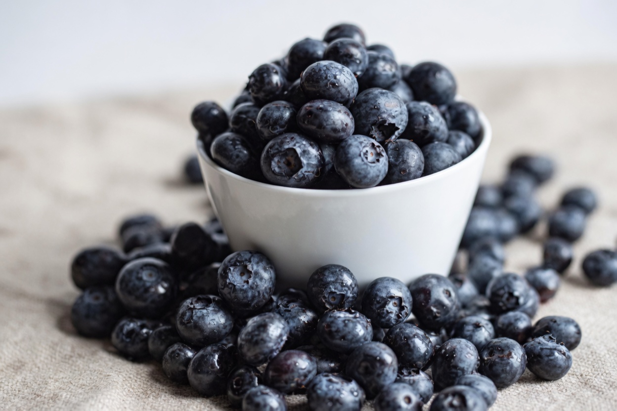 Could Eating Cherries and Blueberries Before Bed Support Your Nighttime Wellness?