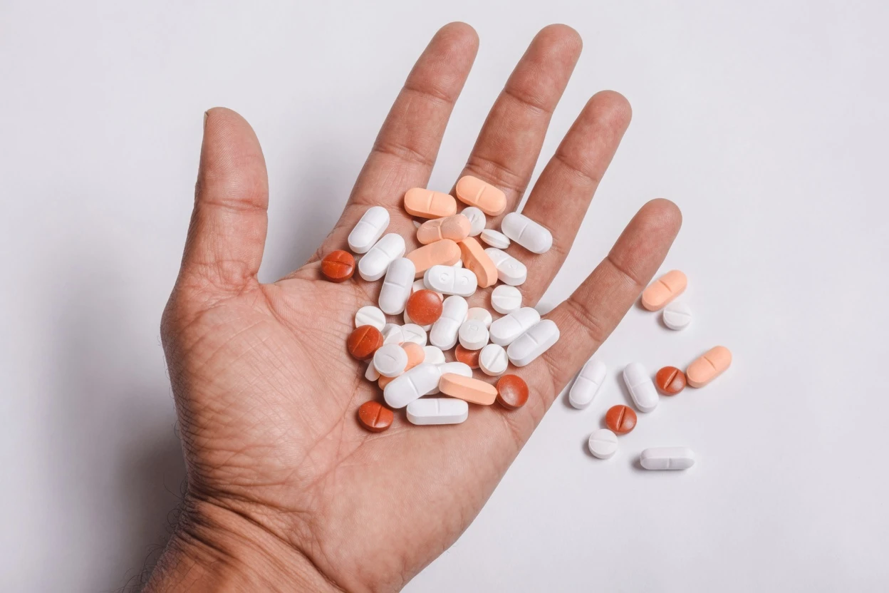 8 Common Medications That Can Harm Your Kidneys (And Why Self-Medicating Is Risky)